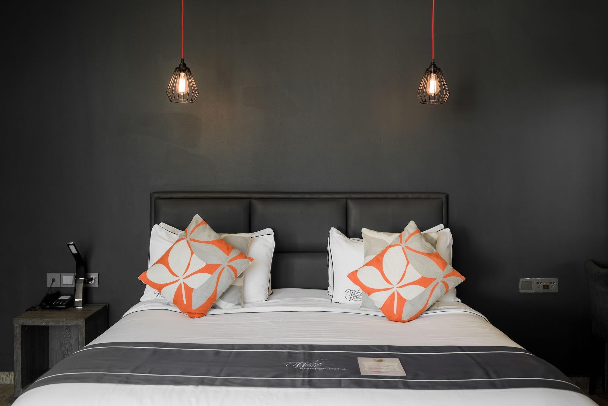 White Boutique Hotel And Residences Sihanoukville Exterior photo