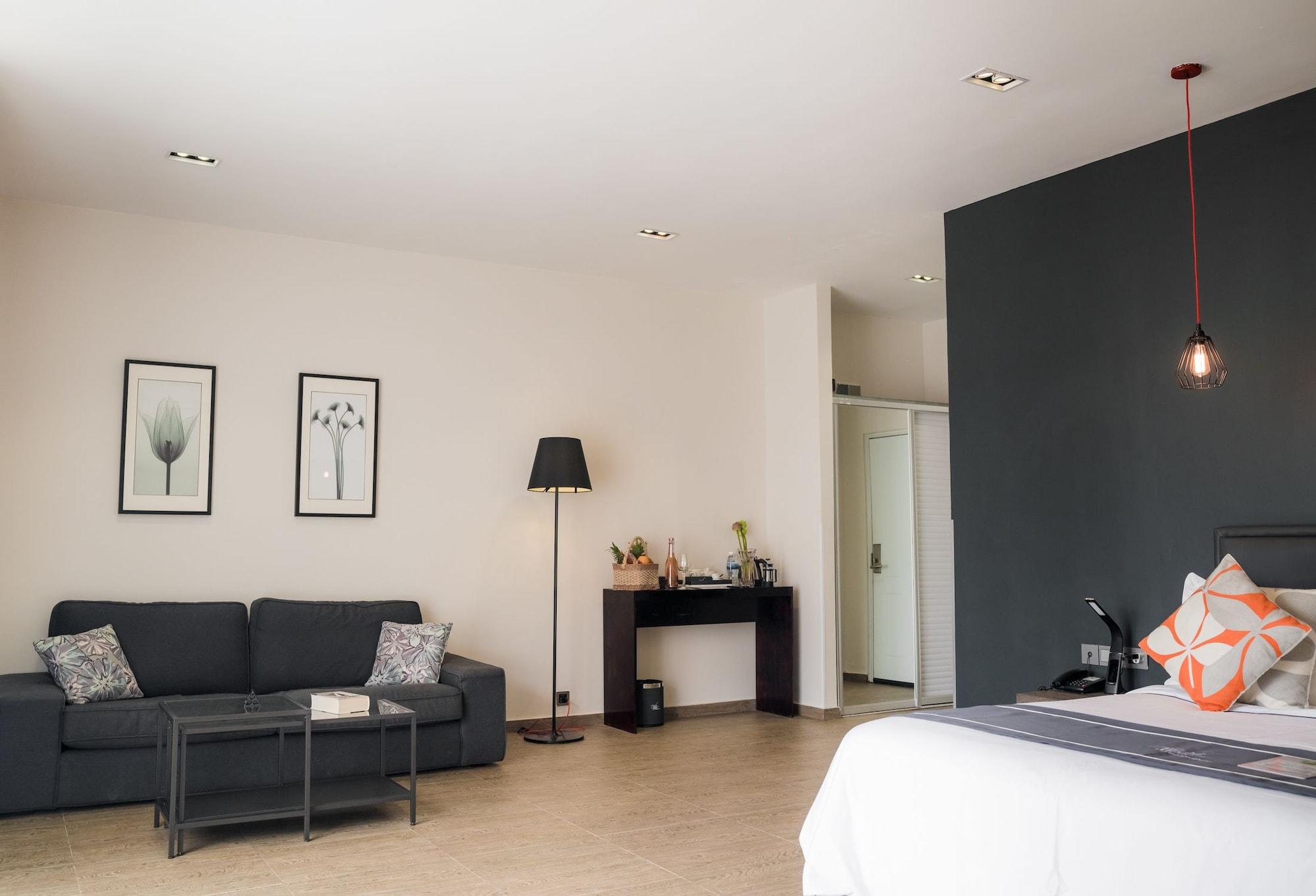 White Boutique Hotel And Residences Sihanoukville Exterior photo