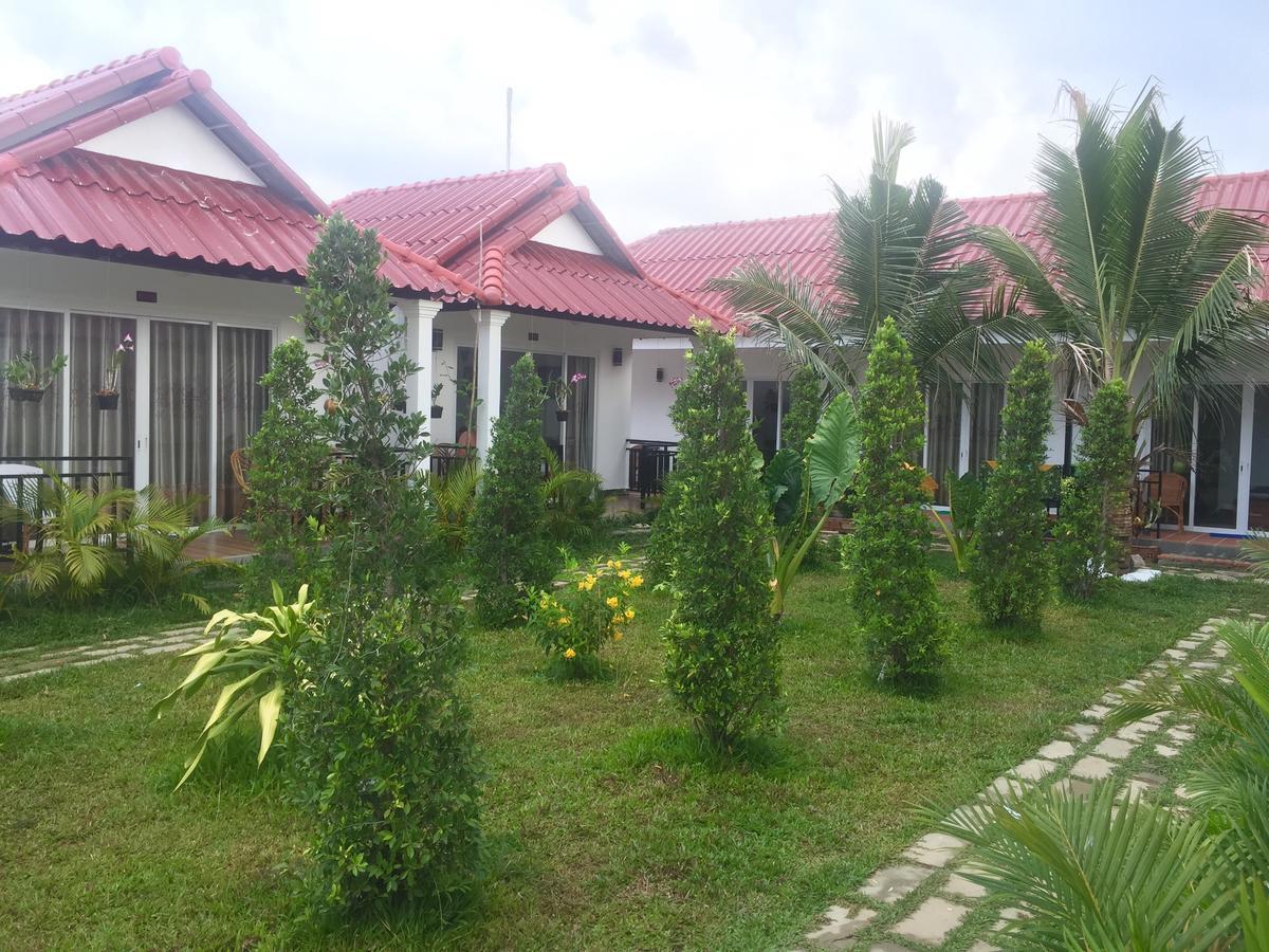 White Boutique Hotel And Residences Sihanoukville Exterior photo